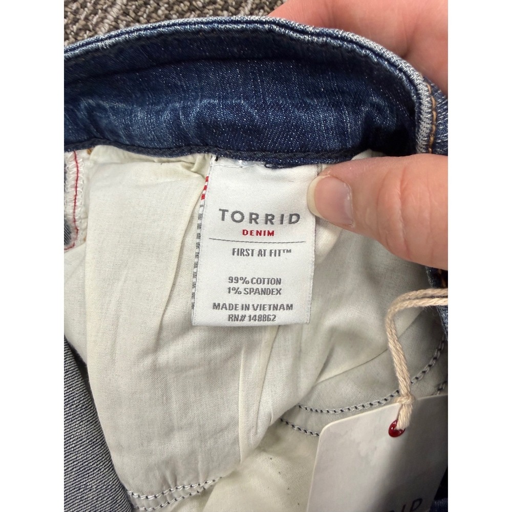 Torrid Denim First At Fit Wide Leg Crop Jeans Medium Wash Size 24 NWT 12666814 - Picture 6 of 8